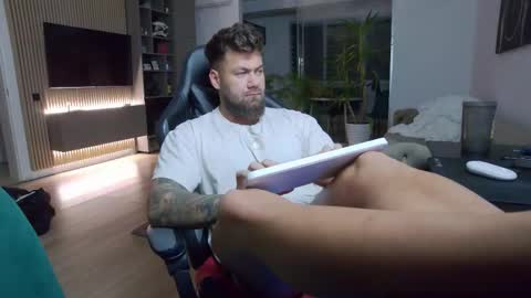 Snapshot of enrikoblue chatting on 1, 3, 2025 Erik online show from 1, 3, 2025