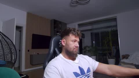 Snapshot of enrikoblue chatting on 2, 3, 2025 Erik online show from 2, 3, 2025