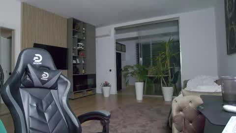 Snapshot of enrikoblue chatting on 4, 3, 2025 Erik online show from 4, 3, 2025