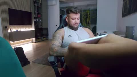 Snapshot of enrikoblue chatting on 11, 9, 2025 Erik online show from 11, 9, 2025