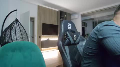 Snapshot of enrikoblue chatting on 14, 9, 2025 Erik online show from 14, 9, 2025