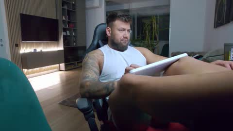 Snapshot of enrikoblue chatting on 23, 9, 2025 Erik online show from 23, 9, 2025