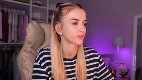 Snapshot of entya chatting on 30, 9, 2025 entya online show from 30, 9, 2025