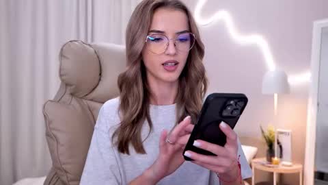 Snapshot of entya chatting on 3, 11, 2025 entya online show from 3, 11, 2025