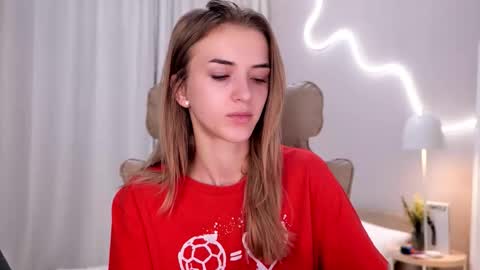 Snapshot of entya chatting on 7, 11, 2025 entya online show from 7, 11, 2025