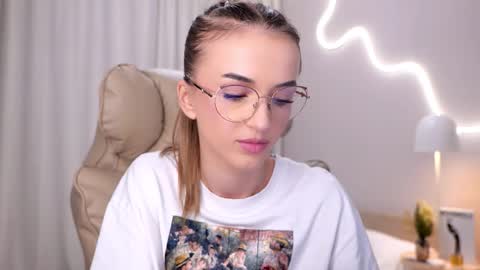 Snapshot of entya chatting on 14, 11, 2025 entya online show from 14, 11, 2025