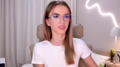 Snapshot of entya chatting on 21, 11, 2025 entya online show from 21, 11, 2025