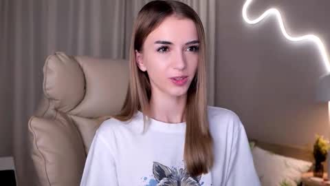 Snapshot of entya chatting on 22, 11, 2025 entya online show from 22, 11, 2025