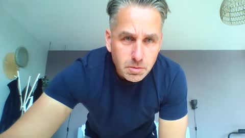 Enzos Massive Cock online show from 27, 9, 2025