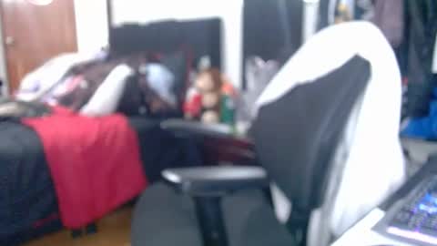 enzoyarack online show from 20, 11, 2025