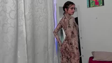 Snapshot of ephemeral_hot chatting on 31, 1, 2025 Leyla online show from 31, 1, 2025