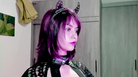 Snapshot of ephemeral_hot chatting on 24, 10, 2025 Leyla online show from 24, 10, 2025