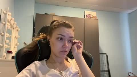 Lily online show from 22, 4, 2026