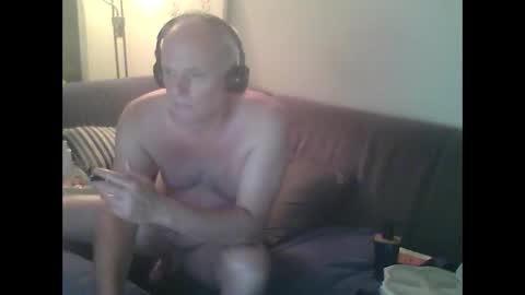 Snapshot of eric204 chatting on 10, 6, 2026 Eric online show from 10, 6, 2026