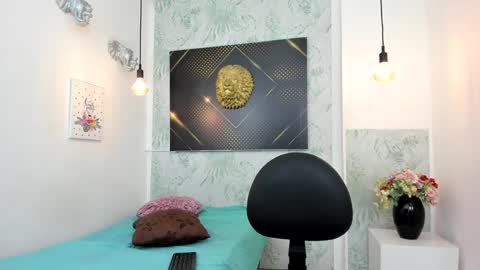   online show from 12, 1, 2025