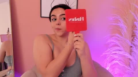 Erika Mendez online show from 25, 1, 2025