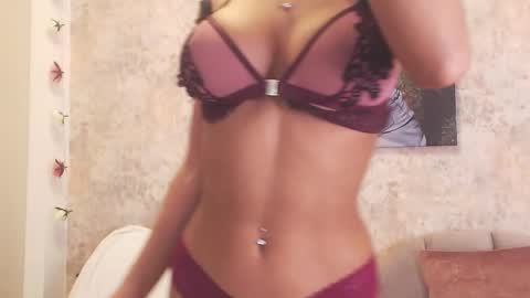 Erikabeee online show from 18, 2, 2025