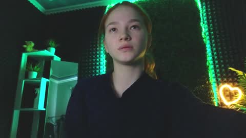 Snapshot of erikabrian chatting on 28, 12, 2024 erikabrian online show from 28, 12, 2024