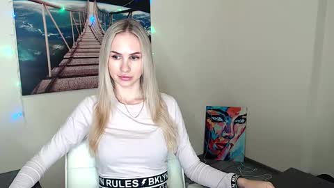 Erika online show from 12, 9, 2025