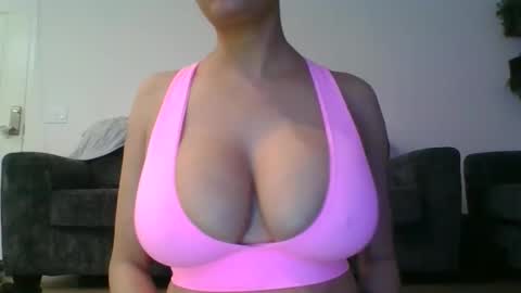 Snapshot of erin2025 chatting on 17, 11, 2025 erin2025 online show from 17, 11, 2025