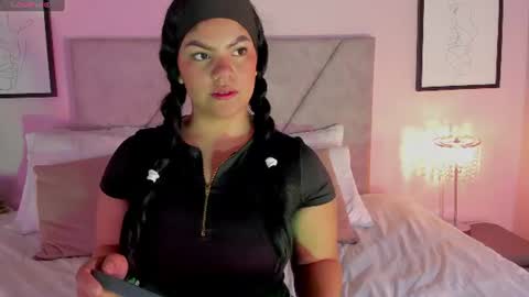 Erola Cooper online show from 8, 7, 2026