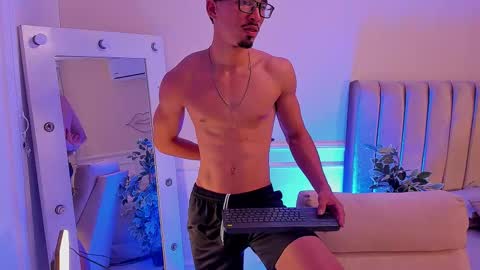 eros_becker_ online show from 16, 3, 2026