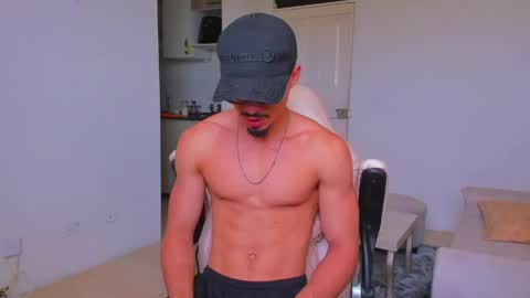 eros_becker_ online show from 13, 5, 2026