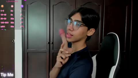 Snapshot of eros_lux1 chatting on 8, 5, 2026 Eros Lux1 online show from 8, 5, 2026