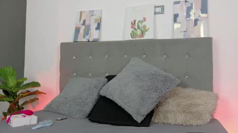 Snapshot of eros_lux1 chatting on 7, 6, 2026 Eros Lux1 online show from 7, 6, 2026