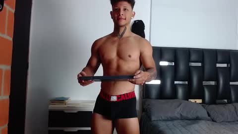 Snapshot of erosscott chatting on 20, 10, 2025 Eros online show from 20, 10, 2025