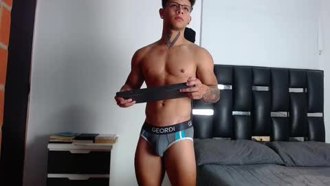 Snapshot of erosscott chatting on 4, 11, 2025 Eros online show from 4, 11, 2025