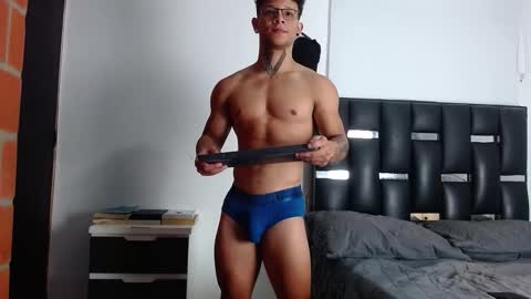 Snapshot of erosscott chatting on 6, 11, 2025 Eros online show from 6, 11, 2025