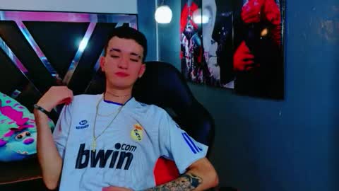 Snapshot of eroswildboy chatting on 4, 12, 2025 eroswildboy online show from 4, 12, 2025