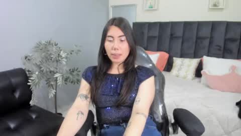 Erotic couple online show from 28, 1, 2025