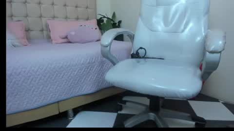 Erotic couple online show from 3, 2, 2025