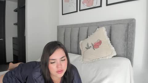 Snapshot of erotic_boobs chatting on 14, 1, 2025 Karen online show from 14, 1, 2025