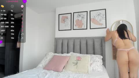 Snapshot of erotic_boobs chatting on 6, 2, 2025 Karen online show from 6, 2, 2025