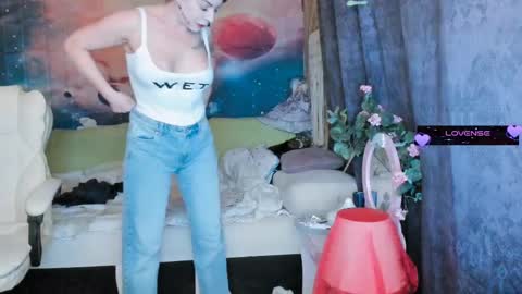 Snapshot of erotic_dessire chatting on 13, 2, 2025 Eve online show from 13, 2, 2025