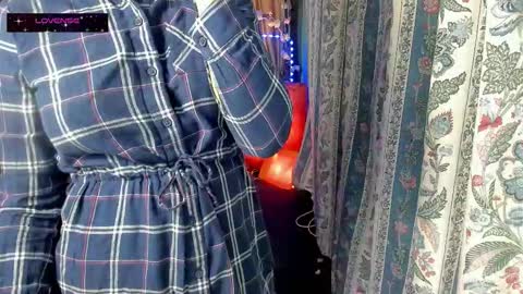 Snapshot of erotic_dessire chatting on 16, 10, 2025 Eve online show from 16, 10, 2025