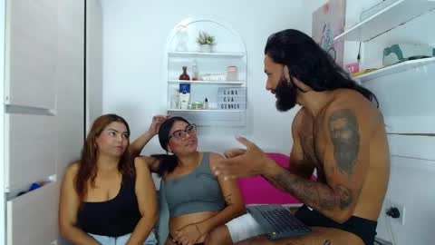 Snapshot of erotic_spa chatting on 1, 5, 2026 EROTIC SPA online show from 1, 5, 2026