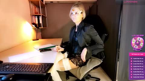 Snapshot of eroticaeva chatting on 9, 11, 2025 Eva online show from 9, 11, 2025
