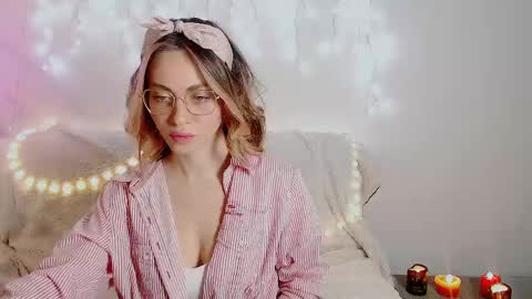 Snapshot of eroticgiftxxx chatting on 23, 1, 2025 LylaXXX online show from 23, 1, 2025