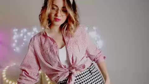 Snapshot of eroticgiftxxx chatting on 23, 1, 2025 LylaXXX online show from 23, 1, 2025