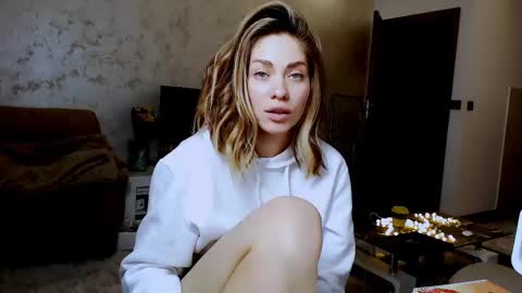 Snapshot of eroticgiftxxx chatting on 10, 3, 2025 LylaXXX online show from 10, 3, 2025