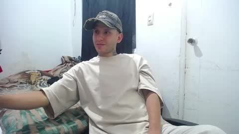 Snapshot of esjrobles chatting on 13, 10, 2025 Esteban online show from 13, 10, 2025