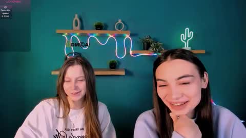 esme_moore_ online show from 27, 11, 2025