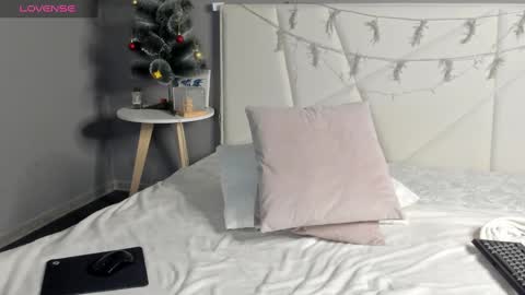 Esme Runn online show from 18, 1, 2025