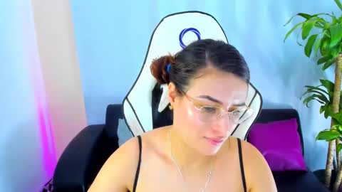 Esmeralda online show from 6, 2, 2025