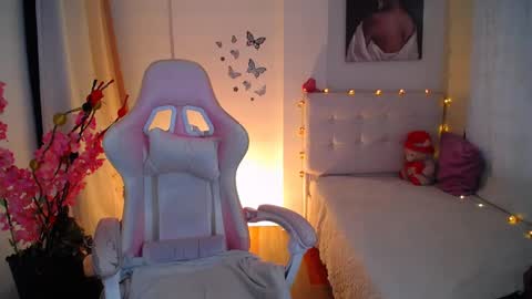 Esmeralda online show from 15, 2, 2025