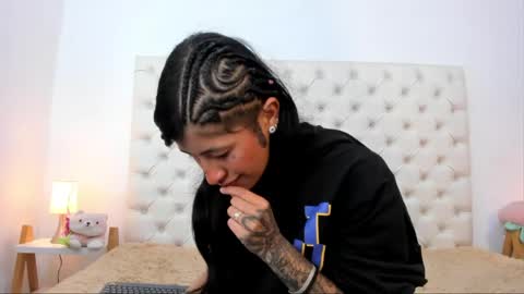 esmeralda  online show from 20, 4, 2026